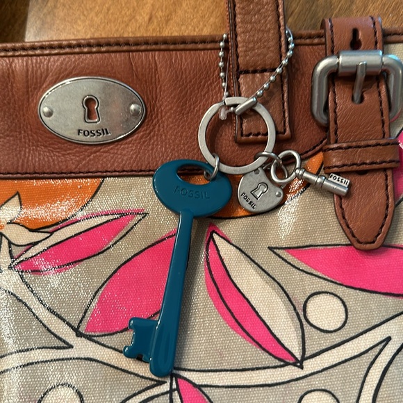 Fossil key-per coated canvas double handle retro floral purse - Picture 2 of 12